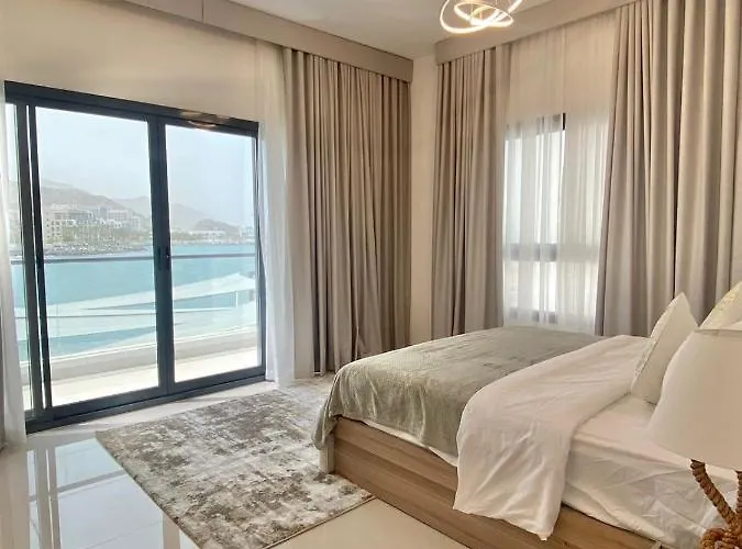 The Pearl Villa - Swimming Pool With Sea And Mountain View - Al Dana Island Fujaira