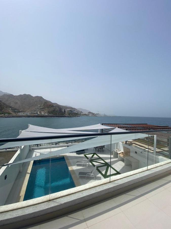 The Pearl - Swimming Pool With Sea And Mountain View - Al Dana Island Villa *